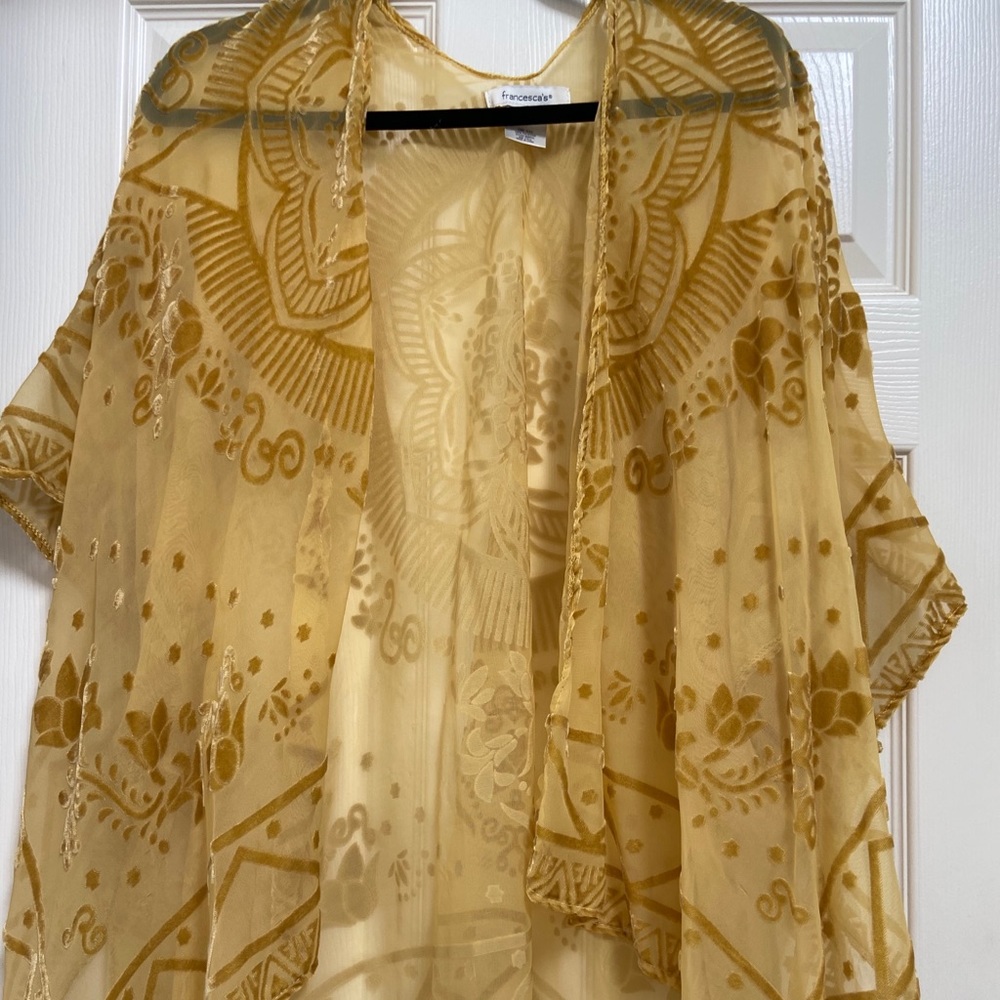 Francesca’s gold kimono one size